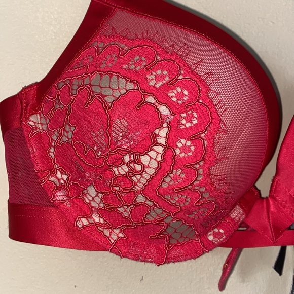 Victoria’s Secret Very Sexy Push Up Bra - Picture 3 of 7